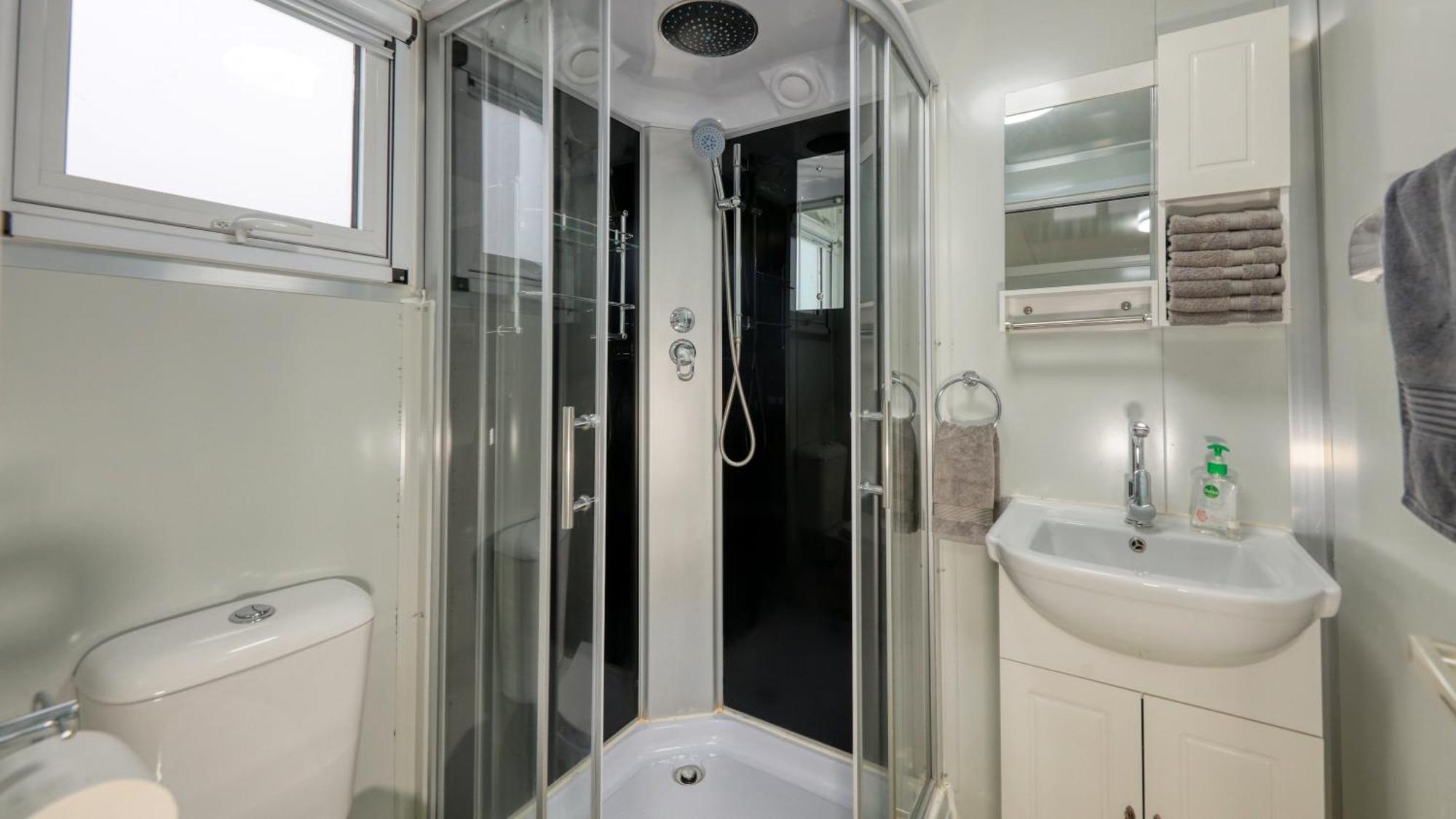 White Cliffs Self Contained Cabin Accommodation Ngoại thất bức ảnh